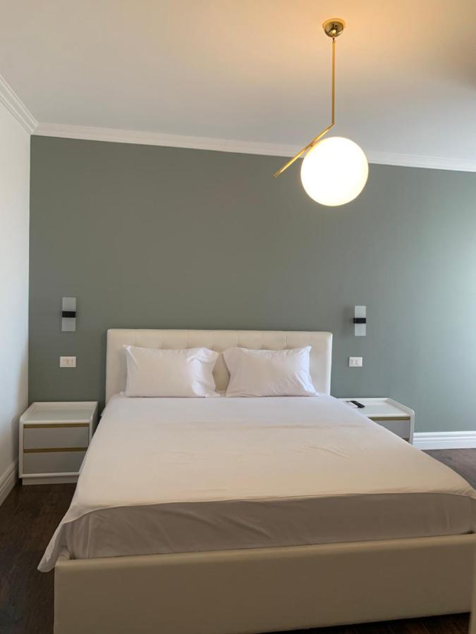 Royal Apartament Durrës Buitenkant foto
